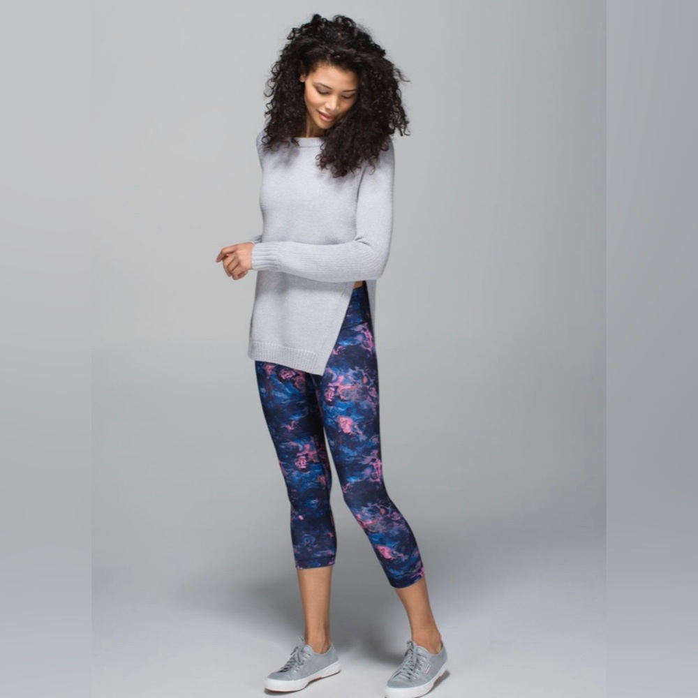Lululemon Wunder Under Crop II *Full-On Luon
Moody Mirage Bark Berry Deep Navy